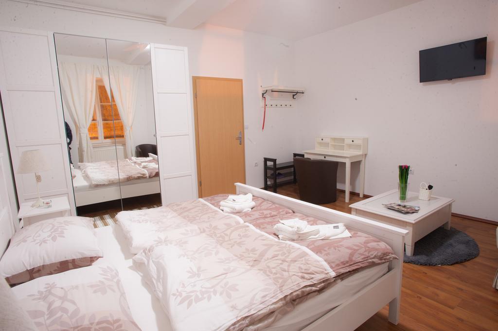 Guest House Nokturno Zagreb Room photo